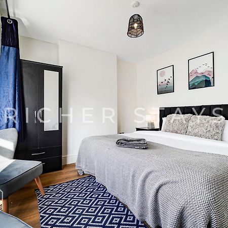 Watford Large 5Br Home - Contractors & Families Екстериор снимка