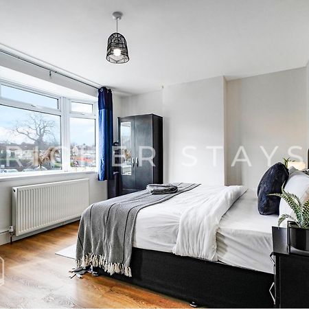 Watford Large 5Br Home - Contractors & Families Екстериор снимка